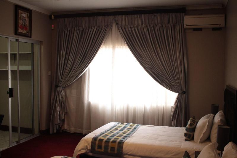 Triple Palms Bed And Breakfast image