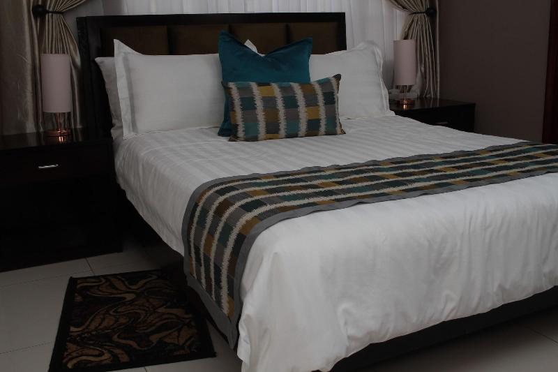 Triple Palms Bed And Breakfast image