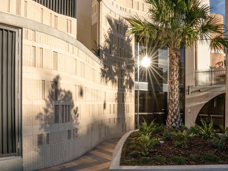 Encore Broadbeach image