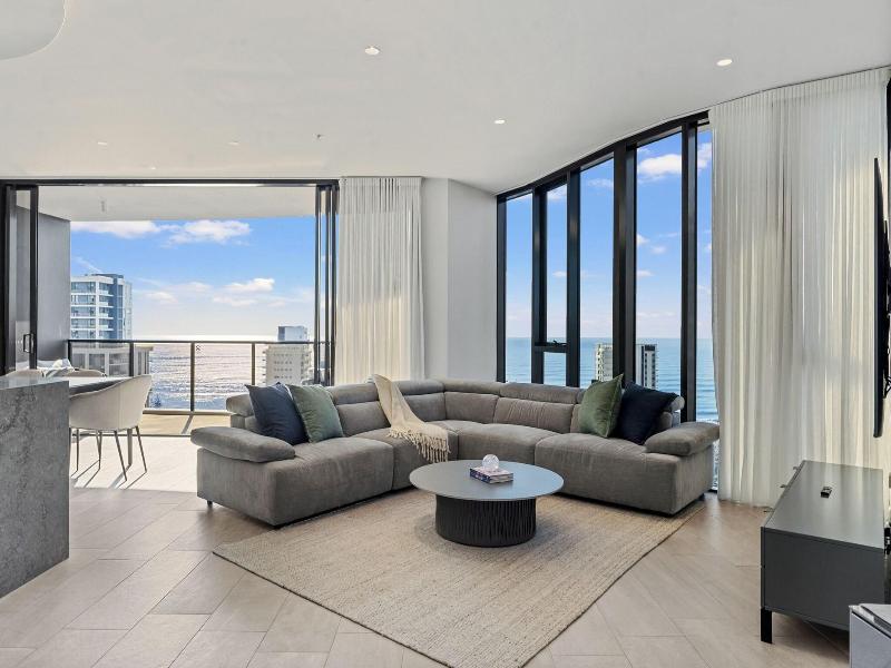 Encore Broadbeach image
