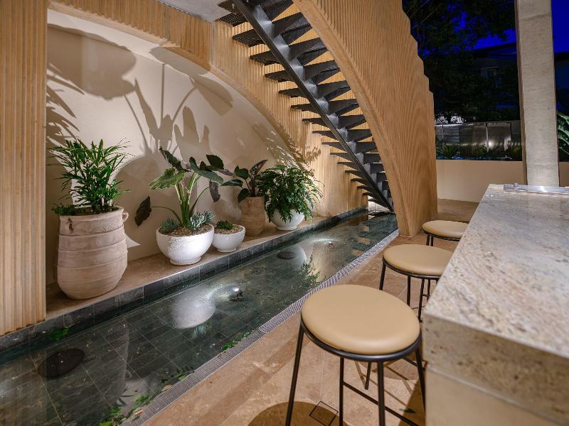 Encore Broadbeach image