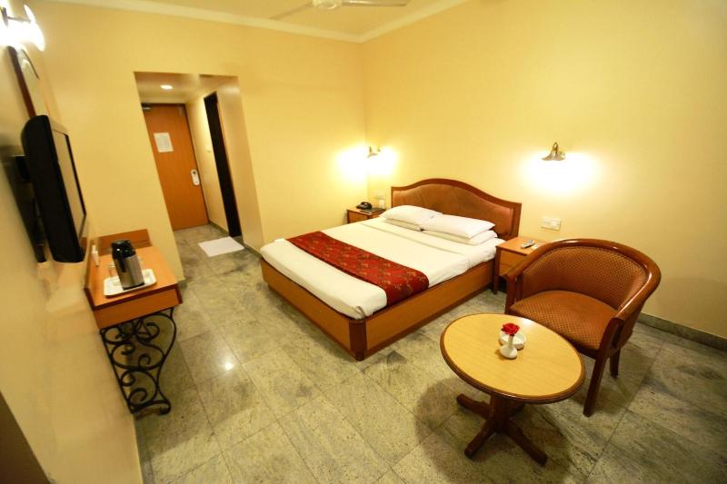 Hotel The Samrat image