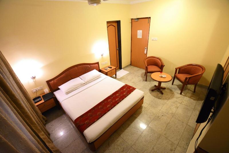 Hotel The Samrat image