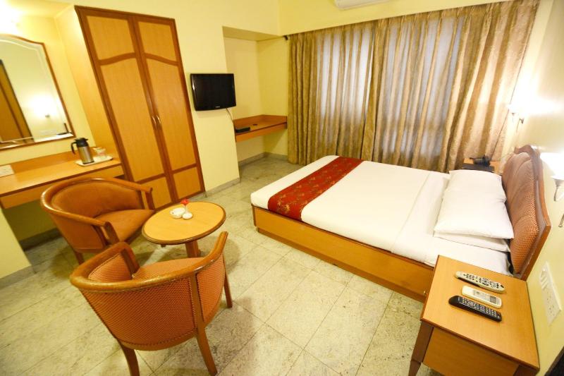 Hotel The Samrat image