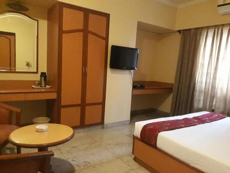 Hotel The Samrat image