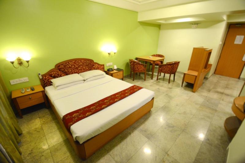Hotel The Samrat image