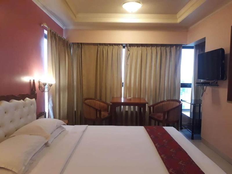 Hotel The Samrat image
