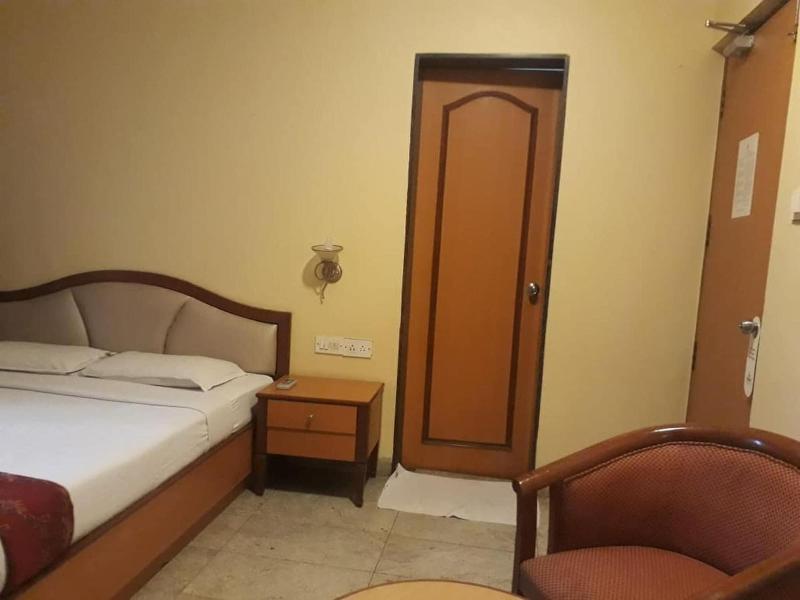 Hotel The Samrat image