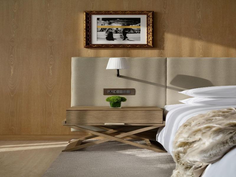 The Dubai Edition image