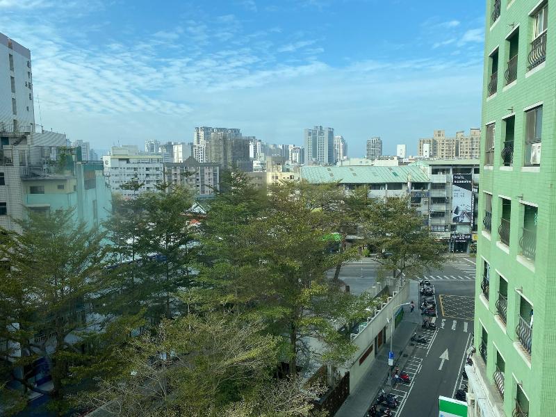 Check Inn Express Taichung Fengchia image