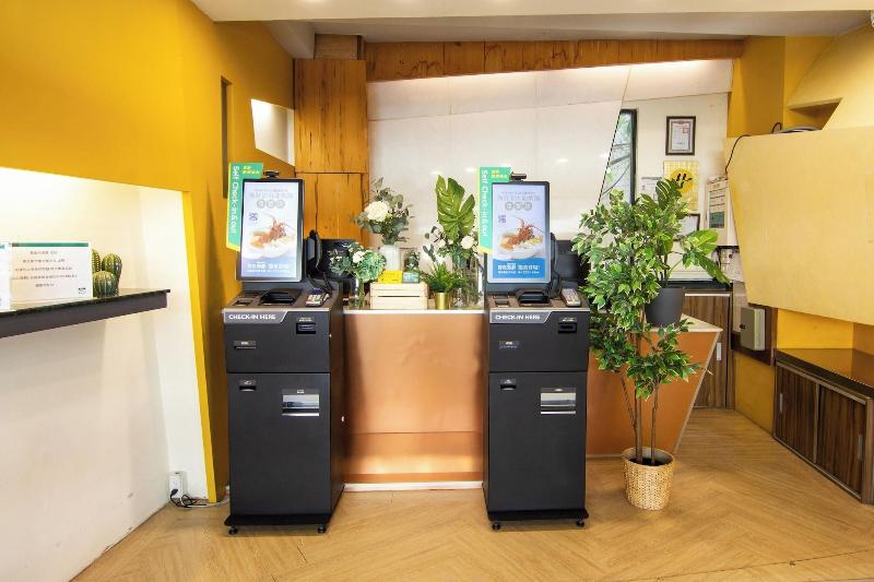 Check Inn Express Taichung Fengchia image