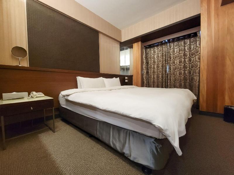 Check Inn Express Taichung Fengchia image