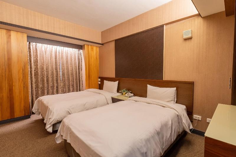 Check Inn Express Taichung Fengchia image