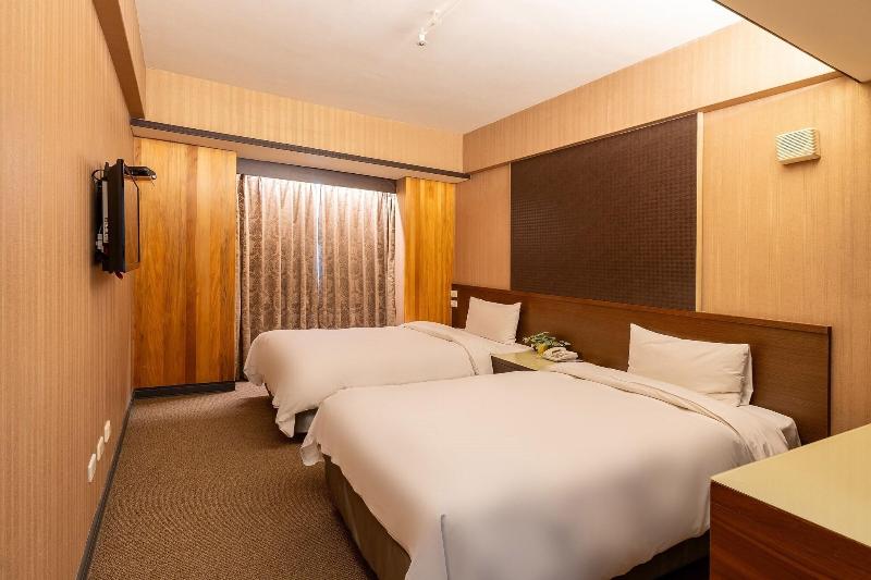 Check Inn Express Taichung Fengchia image