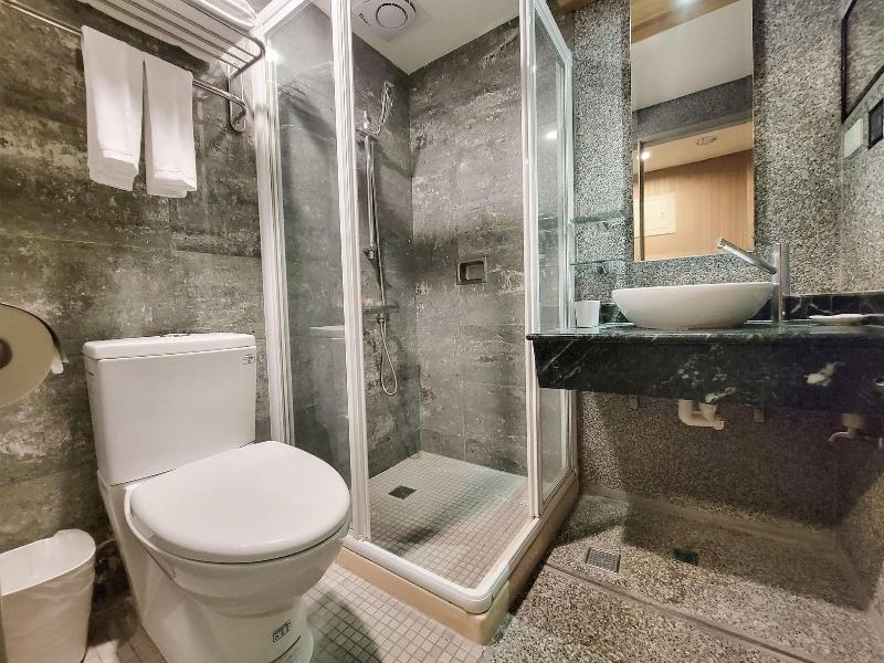Check Inn Express Taichung Fengchia image