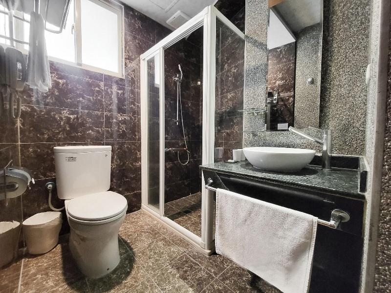 Check Inn Express Taichung Fengchia image