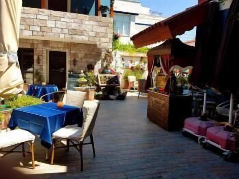 Mai Hotel image