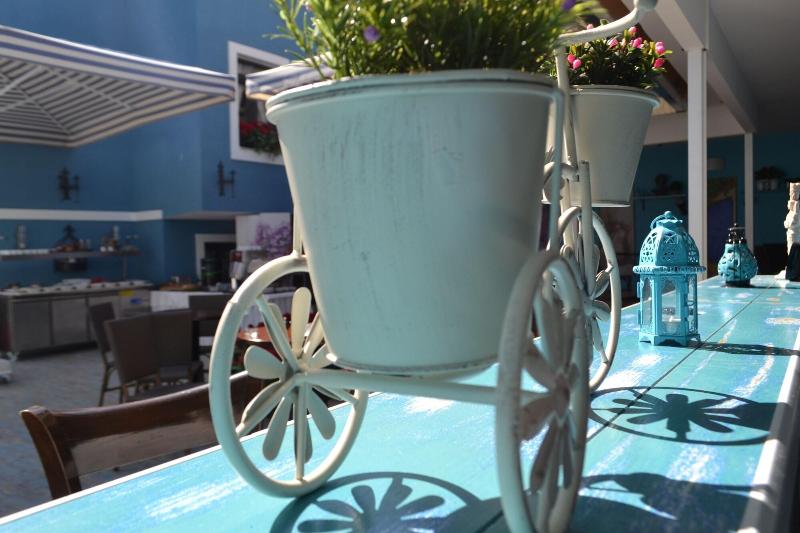 Mai Hotel image