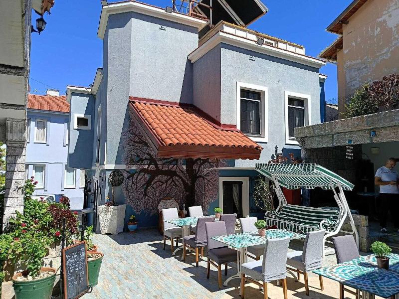 Mai Hotel image