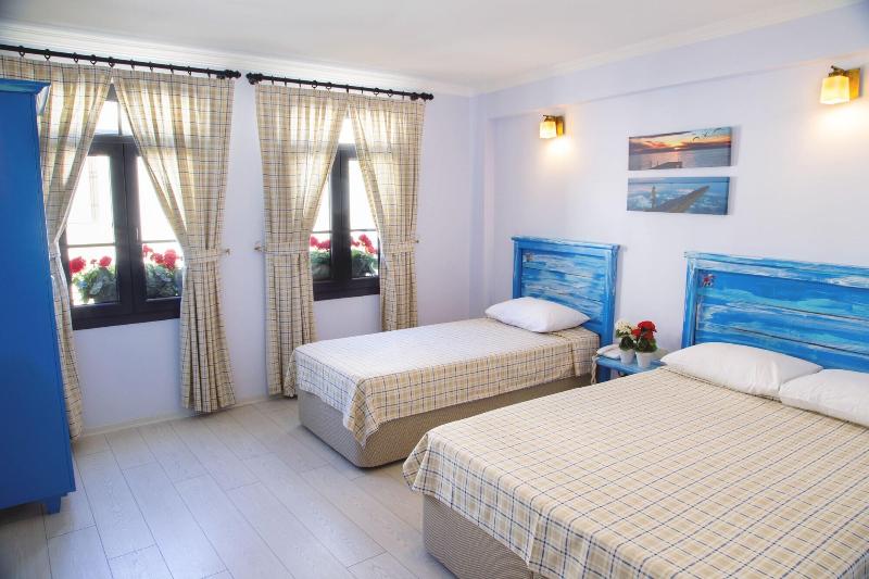 Mai Hotel image