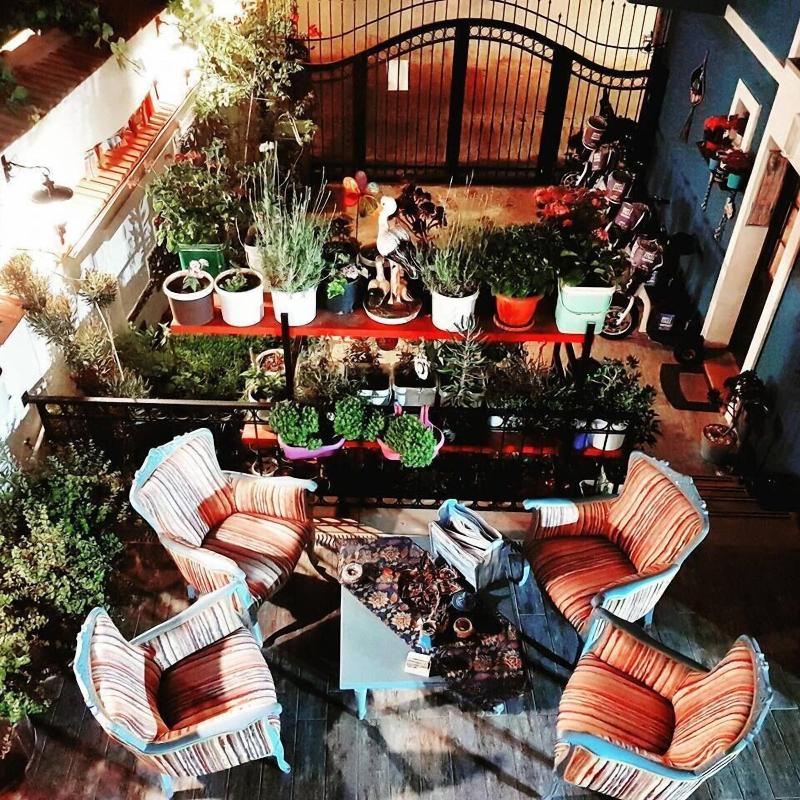 Mai Hotel image