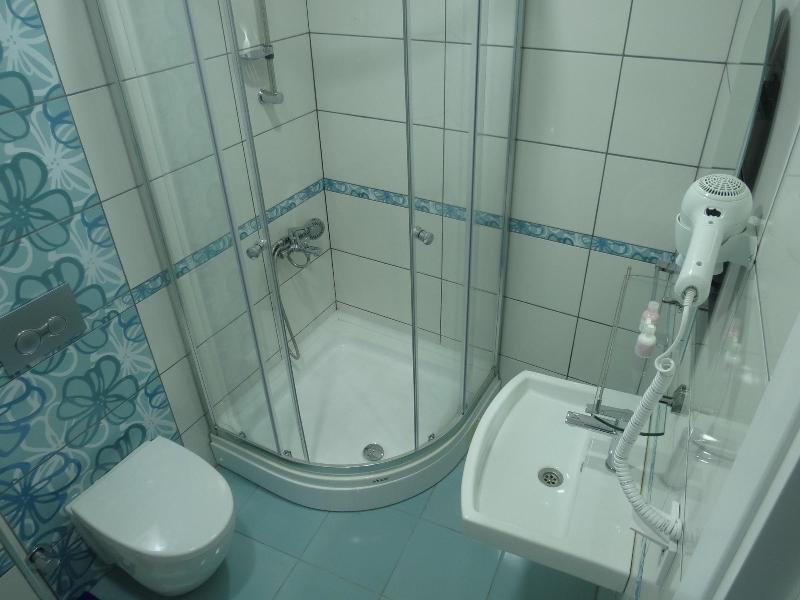 Mai Hotel image