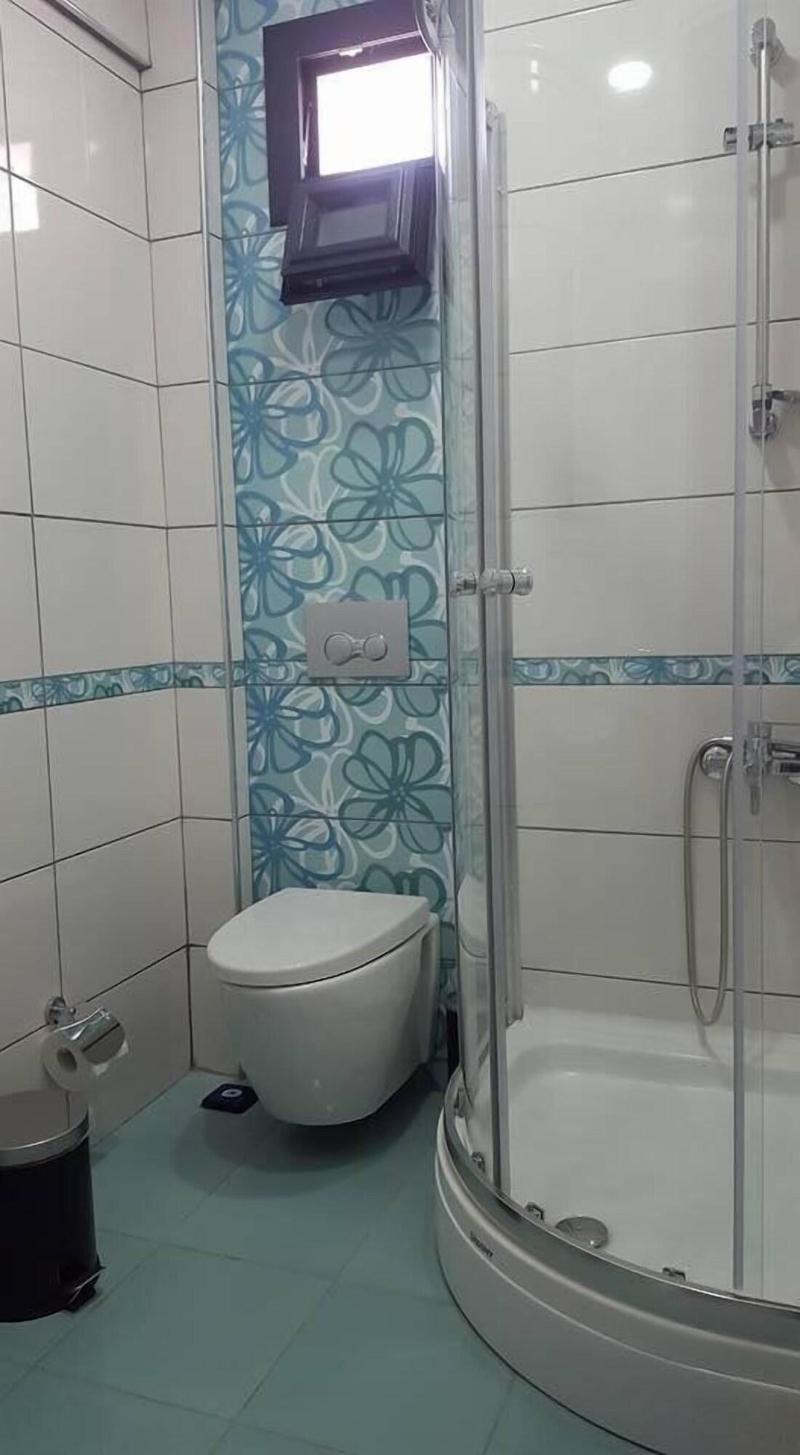 Mai Hotel image