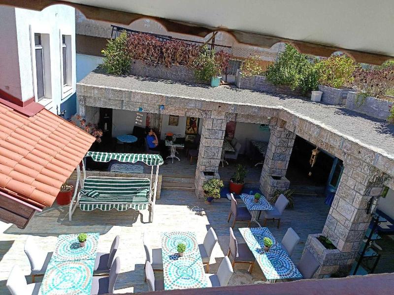 Mai Hotel image