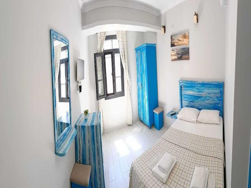 Mai Hotel image
