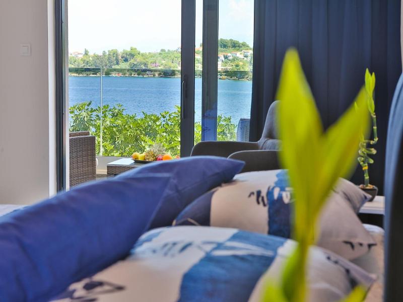 Baumgartner- Paradise Punta image