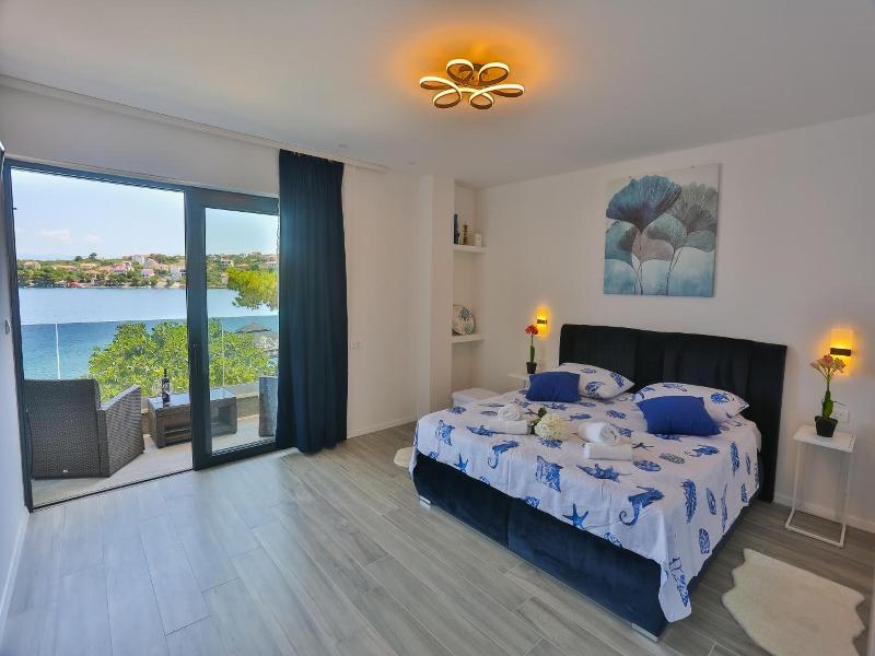 Baumgartner- Paradise Punta image