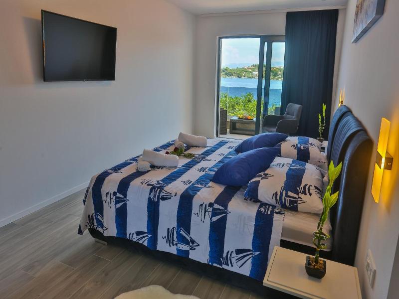 Baumgartner- Paradise Punta image