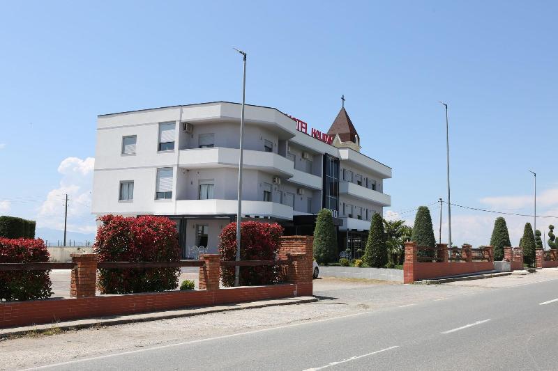 Hotel Holiday image