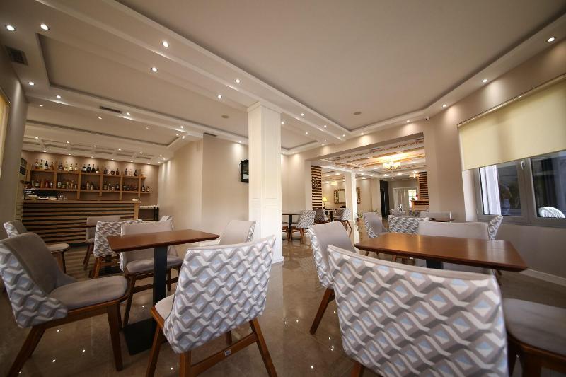 Hotel Holiday image
