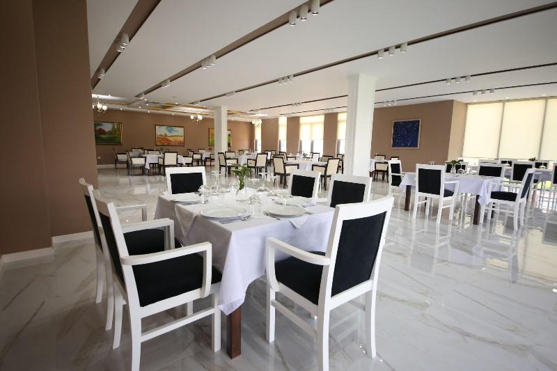 Hotel Holiday image
