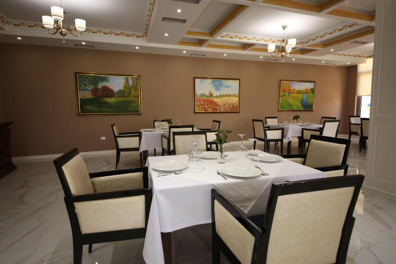 Hotel Holiday image