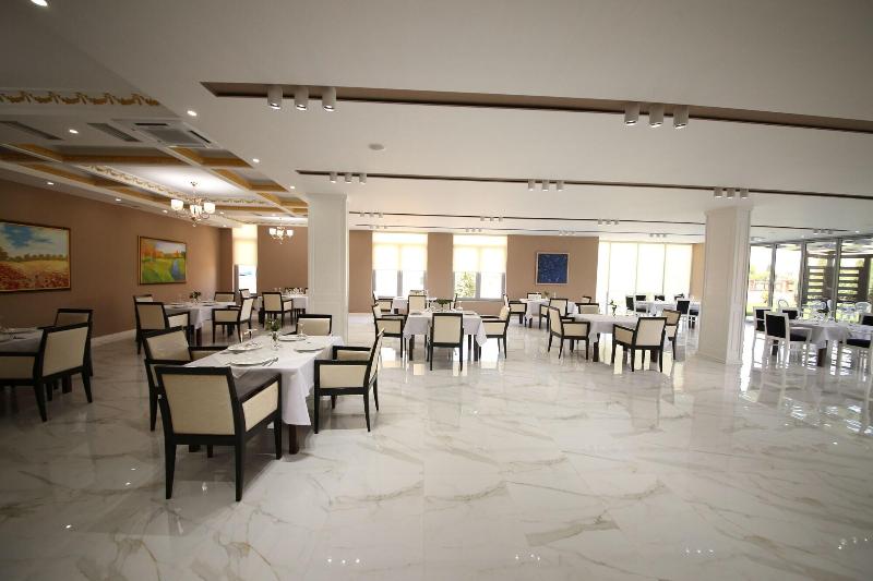 Hotel Holiday image
