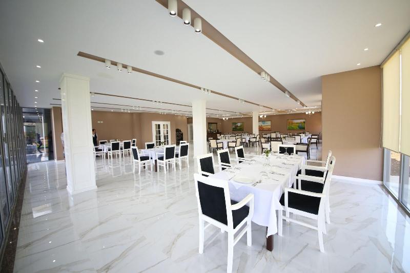 Hotel Holiday image