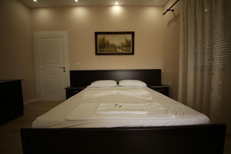 Hotel Holiday image