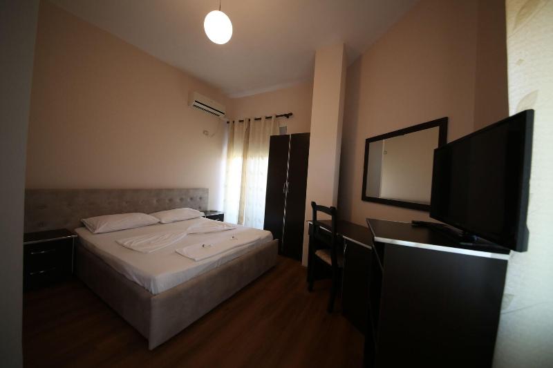 Hotel Holiday image
