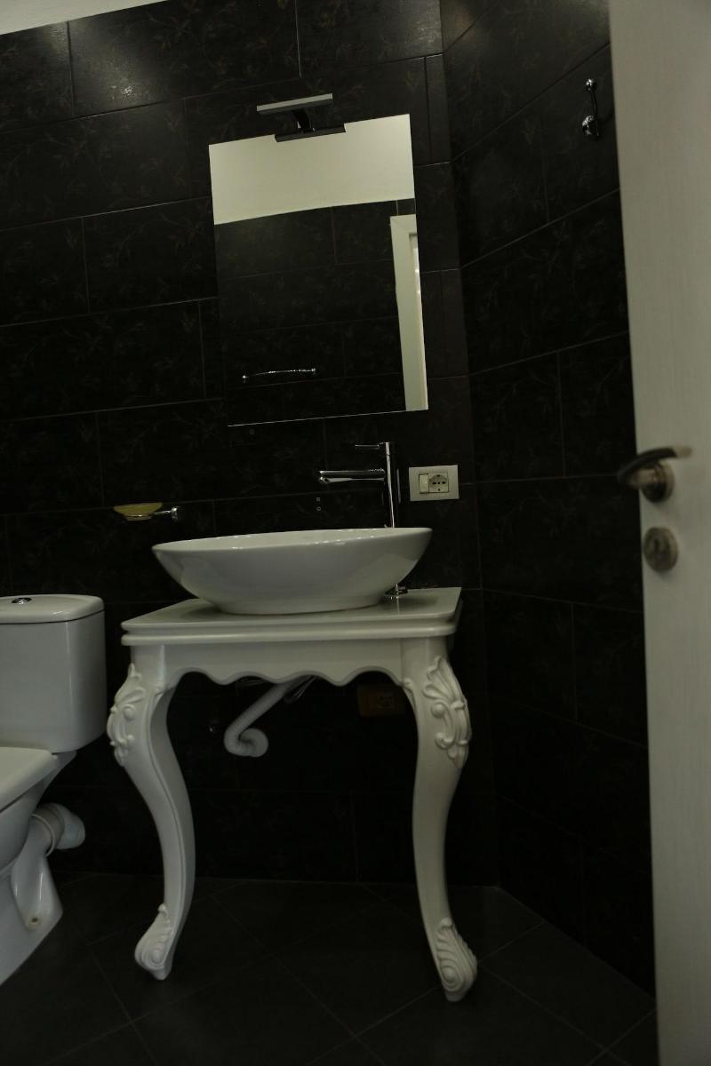 Hotel Holiday image