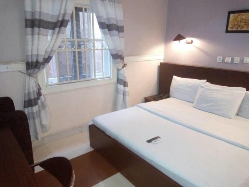 Utopia Hotel 4