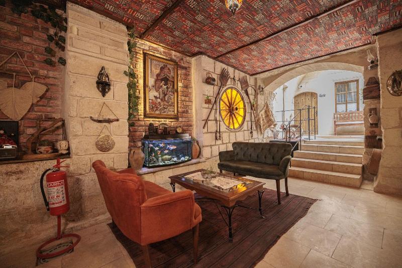 Shadow Cave House image