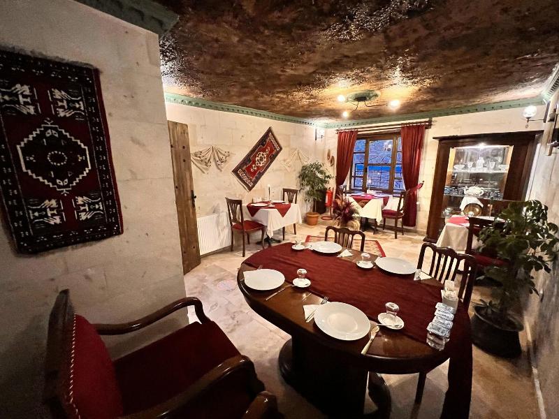 Shadow Cave House image