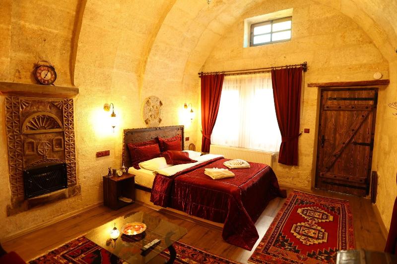 Shadow Cave House image