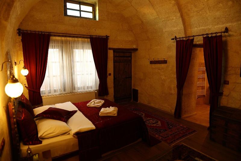 Shadow Cave House image