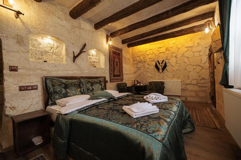 Shadow Cave House image