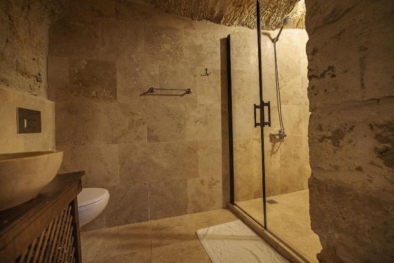 Shadow Cave House image
