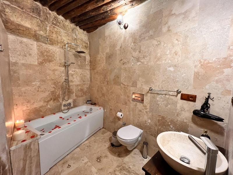Shadow Cave House image