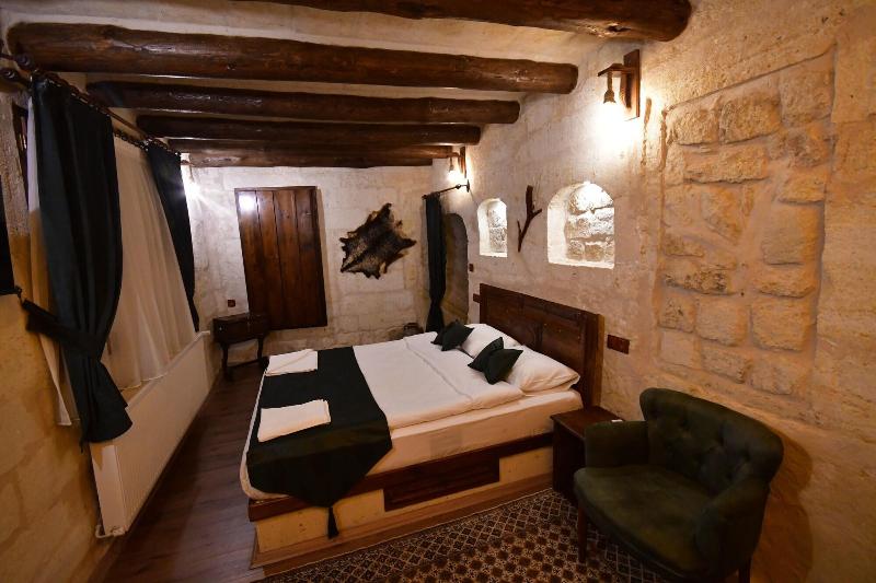 Shadow Cave House image